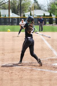 0426-crev-softball-sport-6