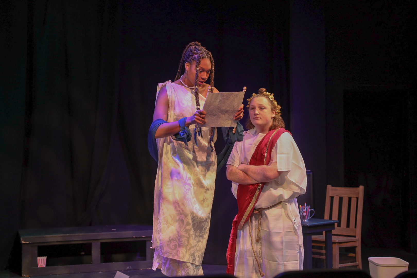“Gods of Comedy” – Έλληνες θεοί ανακατεύονται με θνητούς σε μια παραγωγή του The Reflector