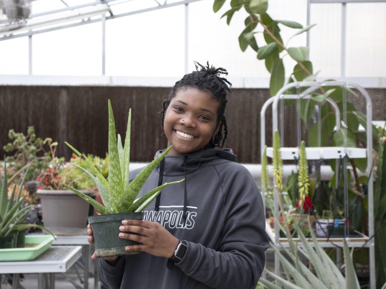 03_08_RostronE_StemCafe_Feature_9.-min