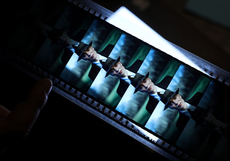 ENTER-MOVIE-OPPENHEIMER-EXPERIENCE-1-TB